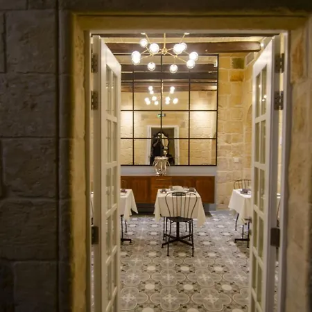 Senglea Suites