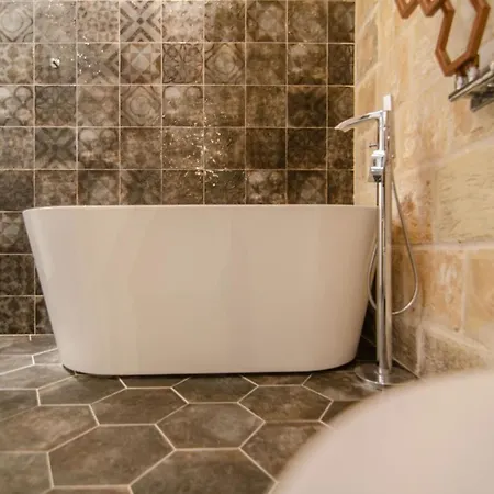 Senglea Suites Hotel *