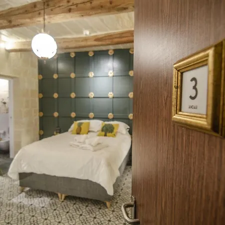 Senglea Suites Hotel