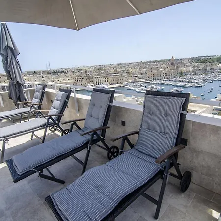 Senglea Suites Hotel *